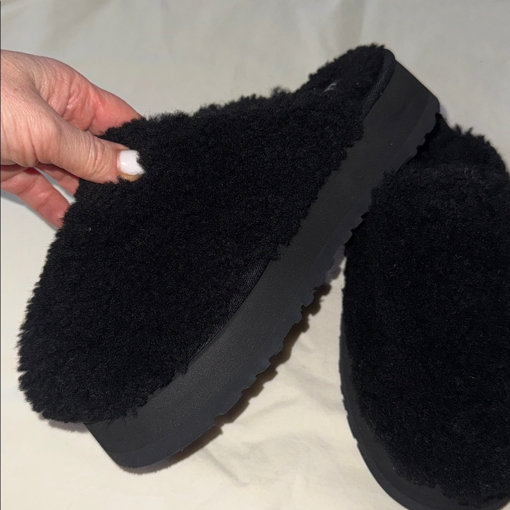 UGG Women's Plush Black Slippers size 8